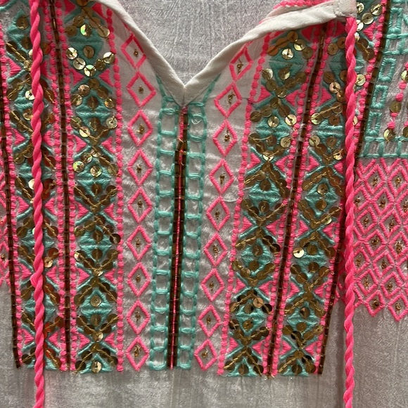 Beautiful Lilly Pulitzer Detailed Poncho - Picture 3 of 3